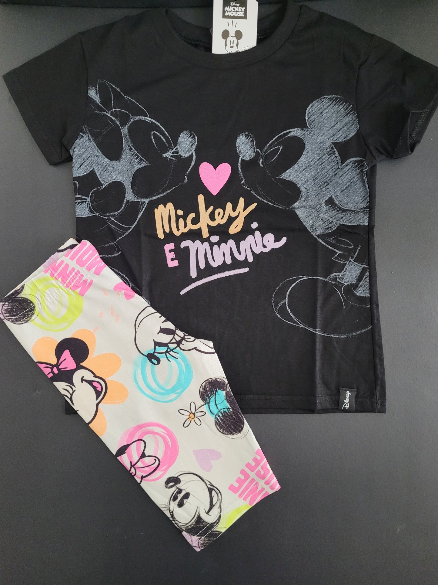 Conjunto blusa e bermuda Disney