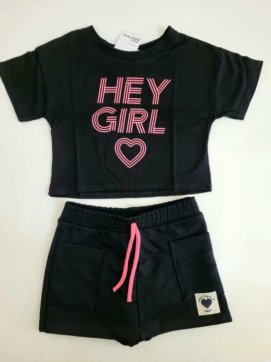 Conjunto blusa e shorts saia preta Malwee